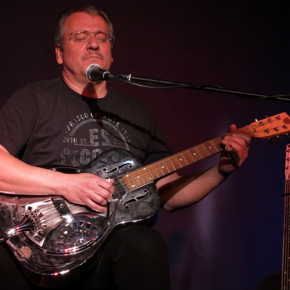 Wolfgang Kalb mit Gitarre